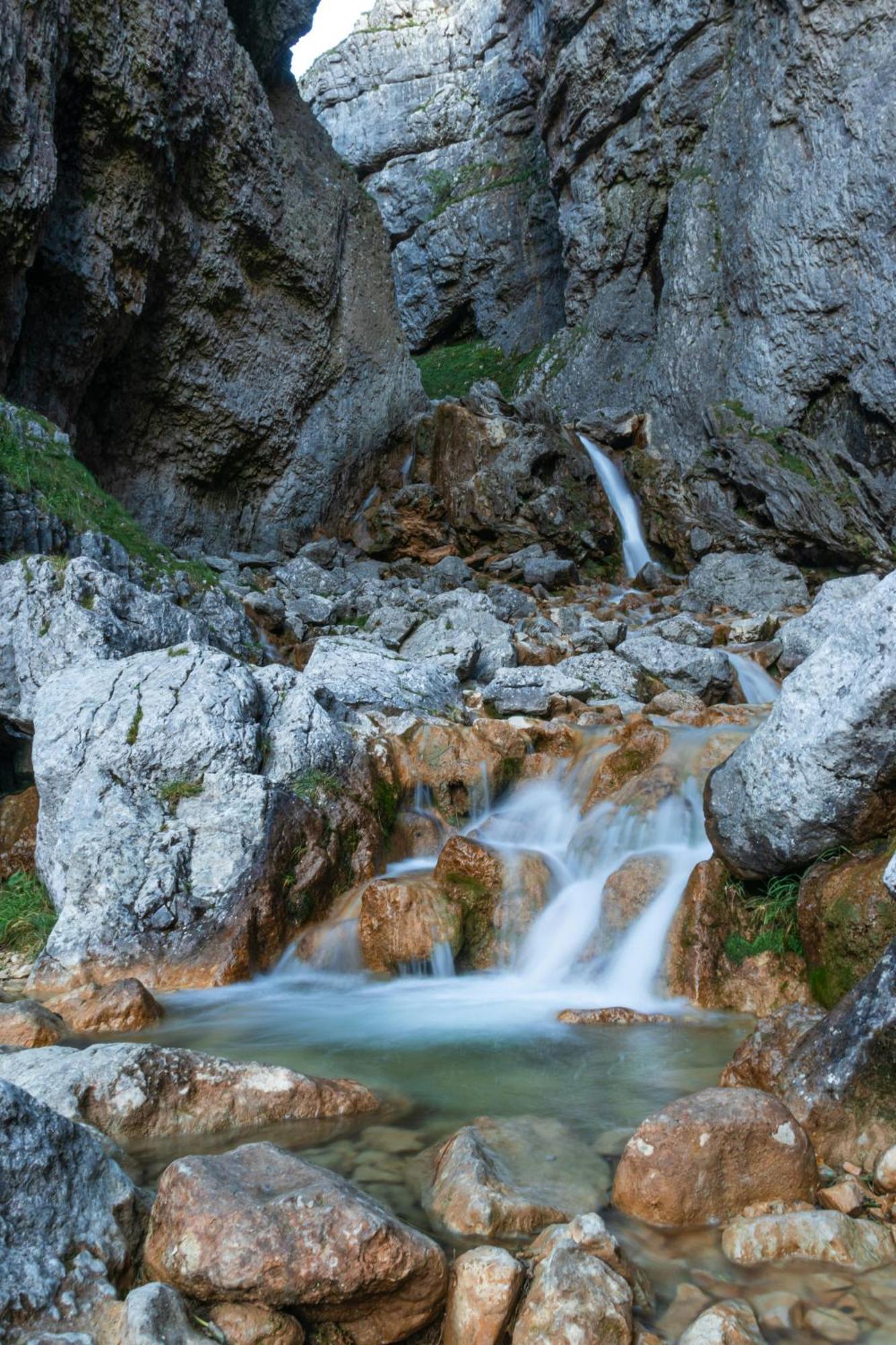 Central Malham Wellbeing Escape With Hot Tub Sleeps 8 Exterior foto